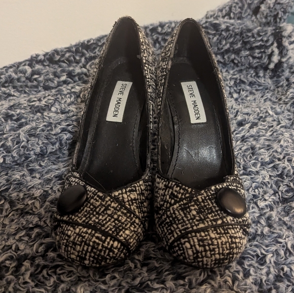 Steve Madden Tweed Heals - Picture 2 of 9